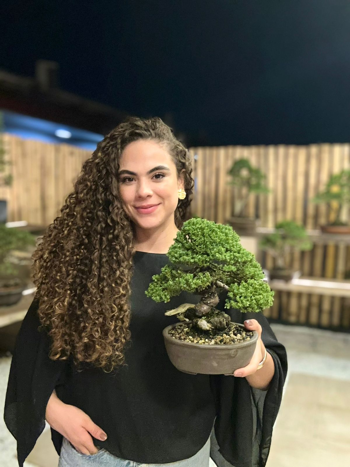 Cliente com bonsai Amazon Bonsai